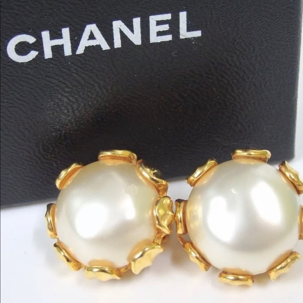 CHANEL pearl clip on earrings